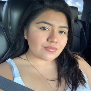 Meet your Posher, Amalia